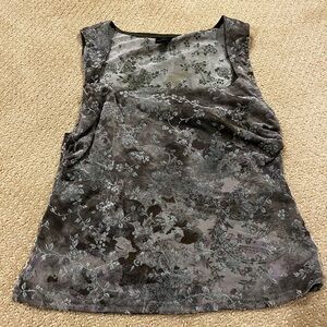 Urban outfitters women Floral Patterned Sleeveless Top Olive color size m